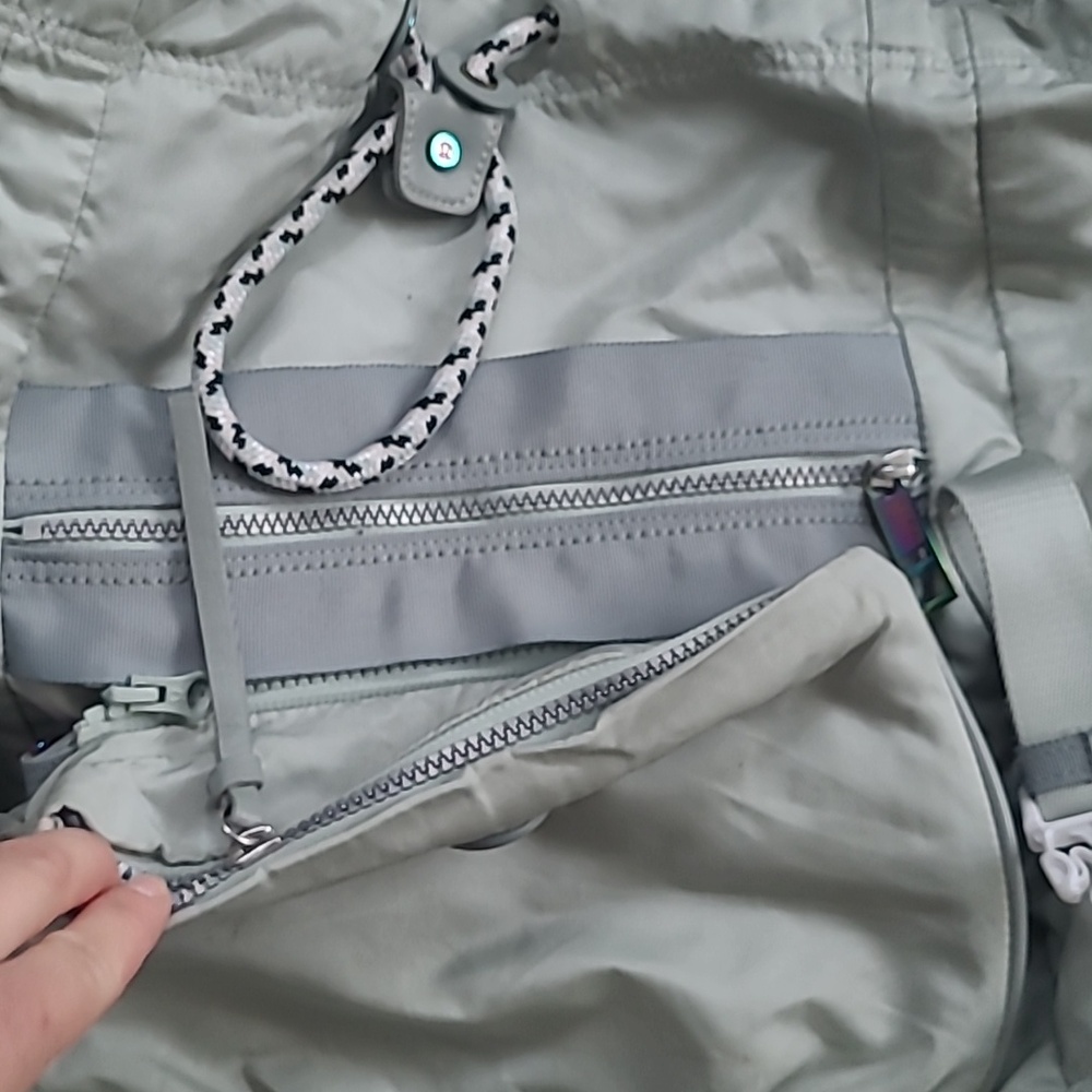 Lululemon Traveling Yogini Rucksack - Picture 5 of 10